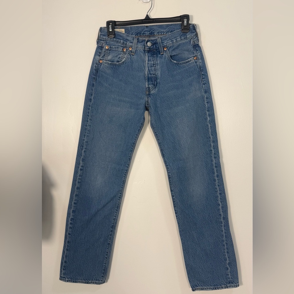 Levi's Premium Boyfriend  ankle Jeans in Denim Blue